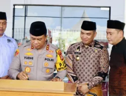 Pj Bupati Takalar Dampingi Kapolda Sulsel Resmikan Masjid Ar Rahman Bharaduta