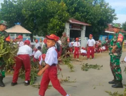 Koramil 1426-01/Polut Ajak Siswa Siswi SDN 126 Pa’rappunganta Kerja Bakti Bersihkan Selokan Dan Bahu Jalan