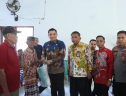 Pj. Bupati Takalar Serahkan Bantuan Sembako Kepada Masyarakat Miskin Ekstrem