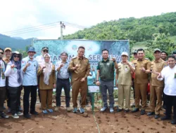 Tingkatkan Produktivitas Lahan, Pj. Gubernur Sulsel bersama Pj. Bupati Takalar Lakukan Penanaman Serentak Agroforestri Pangan