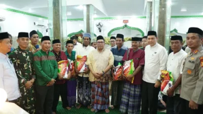Safari Ramadhan di Mappakasunggu, Bupati Takalar Serahkan Bantuan