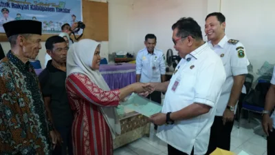 Jamin Kepastian Hukum, Pemkab Serahkan Sertifikat Tanah Untuk Rakyat Takalar