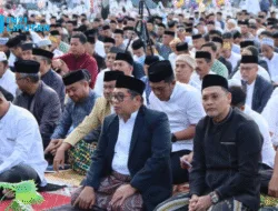 Bersama Ribuan Masyarakat, Bupati dan Wabup Takalar Laksanakan Shalat Idul Adha di Lapangan Makkatang Daeng Sibali