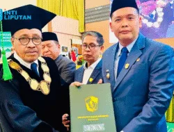 Wakil  Bupati Takalar Terima Penghargaan Alumni Berprestasi UMI Makassar
