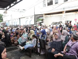 Ajak Warga Bukber di Rujab, Kapolres Gowa Borong Bakso dan Nasi Goreng UMKM