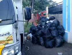 Keterbatasan Armada hingga Iuran Sekolah Mandek, Sampah Menggunung di Barombong Akhirnya Diangkut Usai Viral