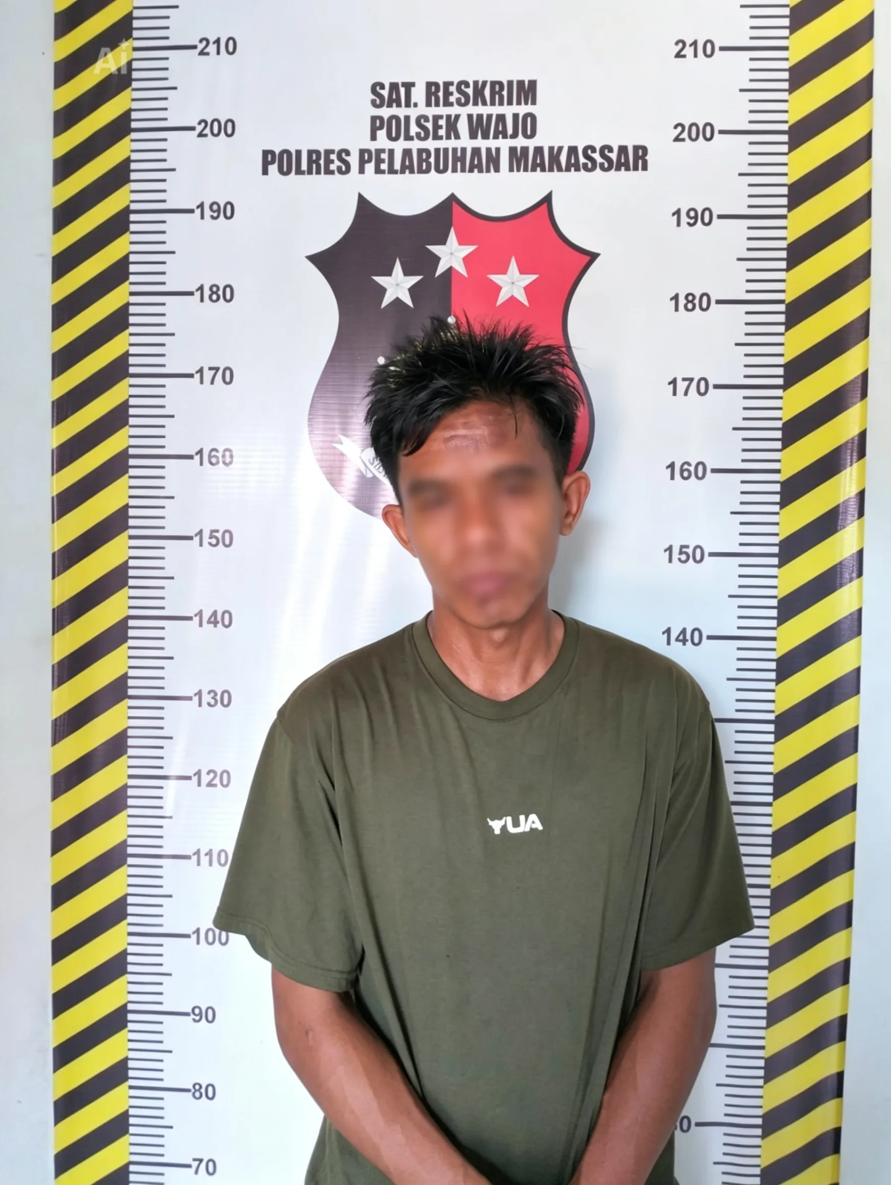 Juru Parkir Liar Viral di Pintu II Pelabuhan Makassar Ditangkap, Polisi Dalami Motif Pelaku 1 Juru Parkir Liar Viral di Pintu II Pelabuhan Makassar Ditangkap atas dugaan pungutan liar di depan Alfamart.