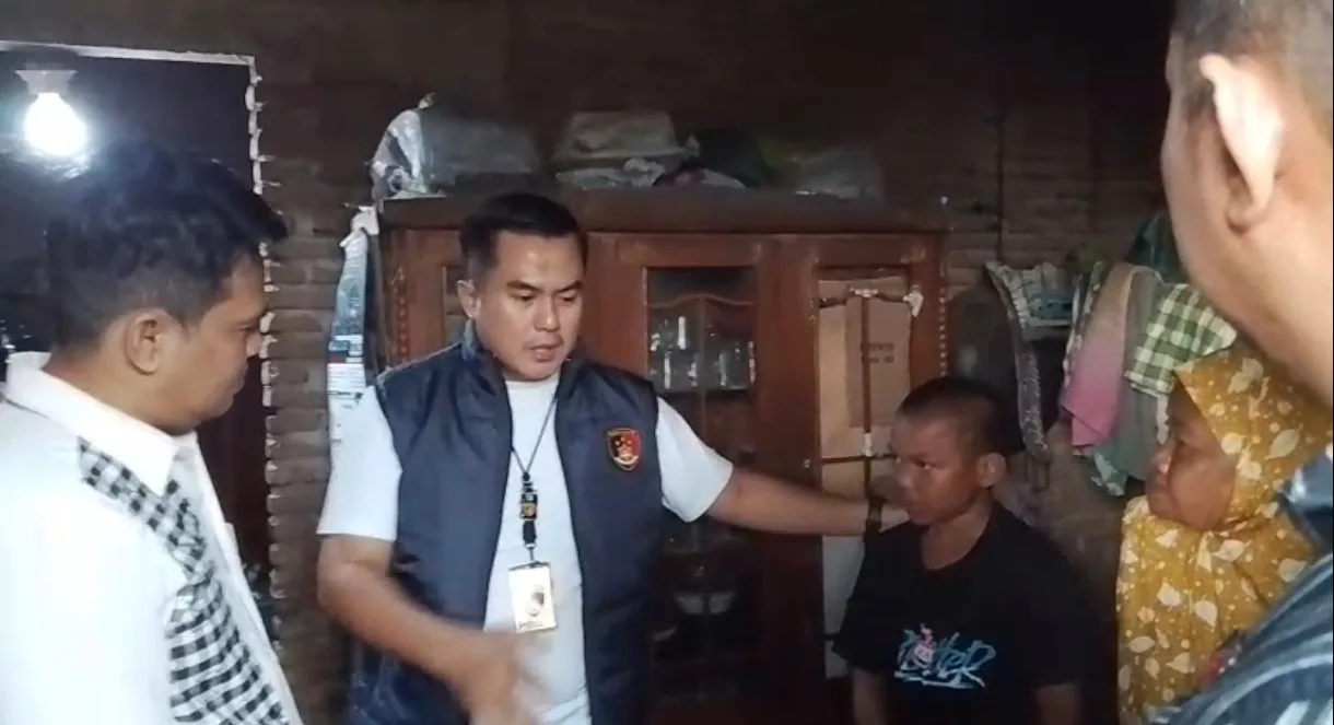 Prihatin Nasib Bocah Kerap Mencuri, Polres Takalar Beri Santunan dan Pembinaan untuk Aldi di Lassang 1 IMG 20260522 WA0027