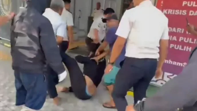 Demo Ricuh di Lapas Bolangi Gowa, Pendemo dan Pegawai Lapas Baku Hantam