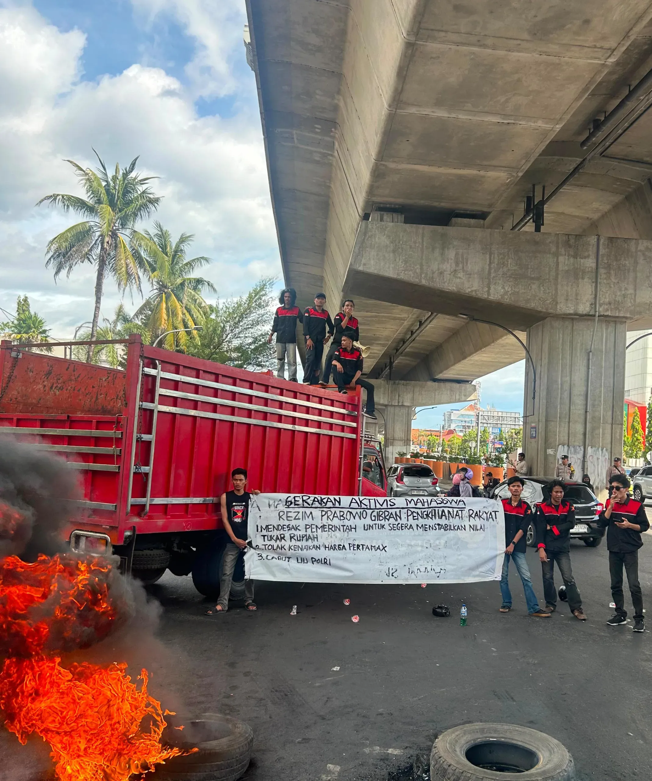 GAM Gelar Aksi di Makassar, Soroti Beban Hidup Rakyat di Tengah Pelemahan Rupiah dan Kenaikan Harga BBM 1 IMG 20260611 WA0030 jpg