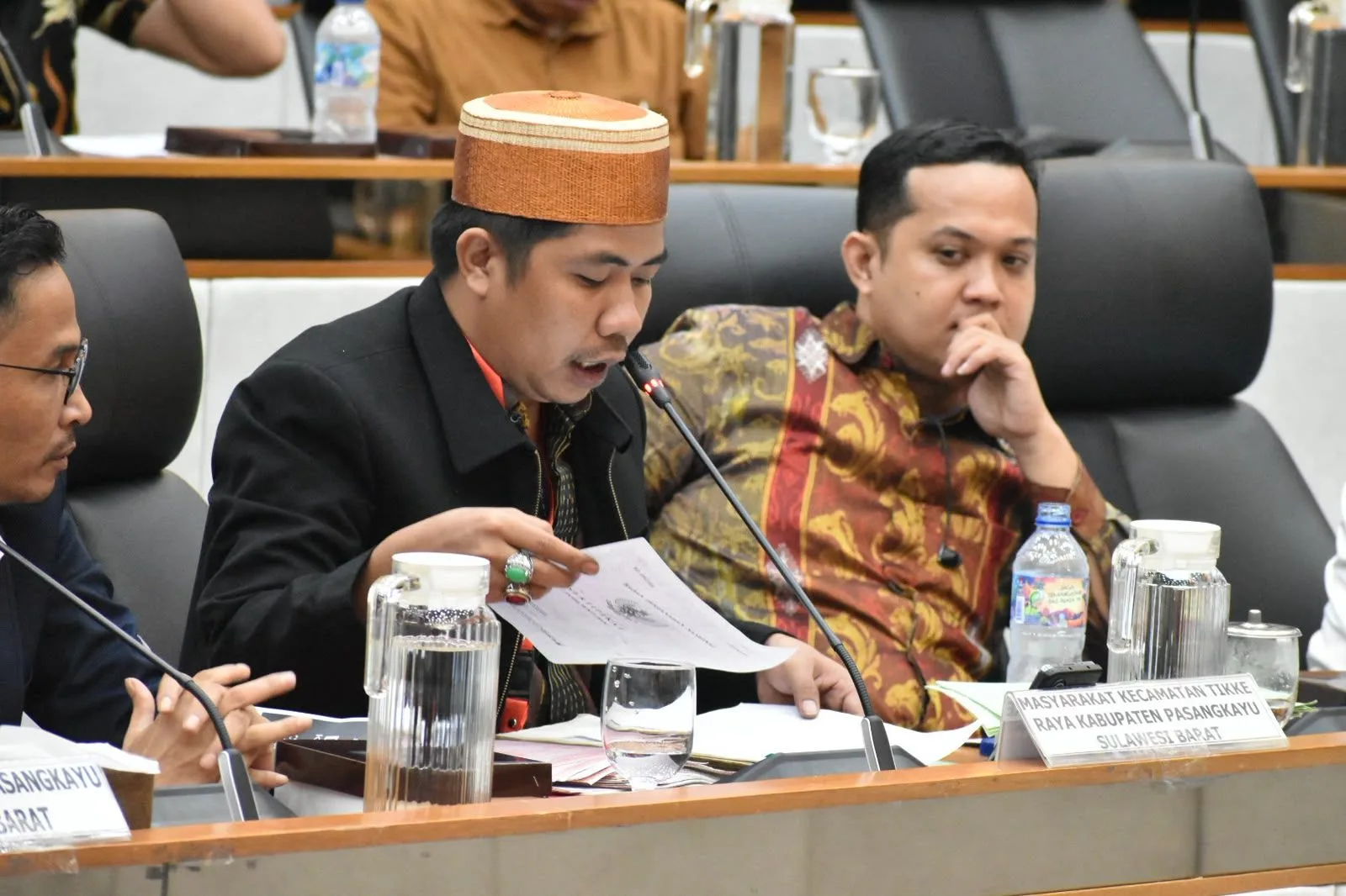 Rapat membahas solusi Sengketa Lahan Hutan Lindung Pasangkayu yang tumpang tindih sejak tahun 1980.