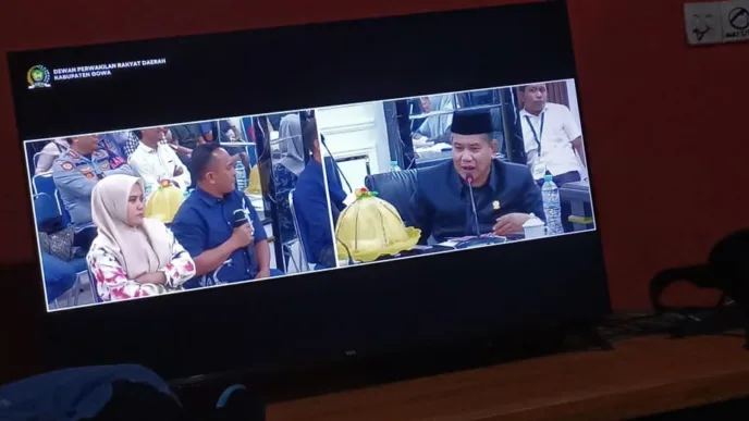 Saksi Muhammad Yusran Beta alias Becam mengakui adanya kegiatan minum minuman beralkohol atau miras.