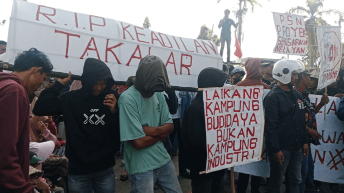 Bawa Keranda Mayat Buat Bupati dan DPRD Takalar, Ratusan Warga Laikang Kembali Demo Tolak Kawasan Industri dan Proyek PSN 1 spc 20260603 233201 1