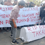 Bawa Keranda Mayat Buat Bupati dan DPRD Takalar, Ratusan Warga Laikang Kembali Demo Tolak Kawasan Industri dan Proyek PSN