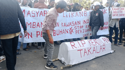 Bawa Keranda Mayat Buat Bupati dan DPRD Takalar, Ratusan Warga Laikang Kembali Demo Tolak Kawasan Industri dan Proyek PSN