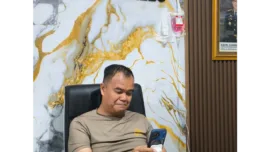 AKP Asfada harus menjalani infus akibat kelelahan setelah hampir semalaman berada di lokasi kebakaran.