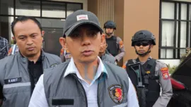 Kasubdit III Tipikor Polda Sulsel, AKBP Jufri, meminta agar ombas alias Muhammad Basri Alias BK memenuhi panggilan kepolisian jika tidak akan dijemput paksa.