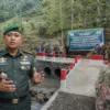 Keberhasilan pembangunan jembatan ini lahir dari kolaborasi personel gabungan Yonzipur, Zibang, Yon TP, Babinsa Kodim 1409/Gowa, bersama masyarakat Desa Mamampang yang bergotong royong tanpa mengenal lelah.