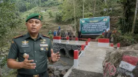 Keberhasilan pembangunan jembatan ini lahir dari kolaborasi personel gabungan Yonzipur, Zibang, Yon TP, Babinsa Kodim 1409/Gowa, bersama masyarakat Desa Mamampang yang bergotong royong tanpa mengenal lelah.