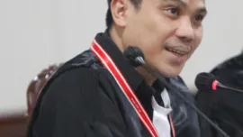 Kuasa hukum Bupati Gowa, Sitti Husniah Talenrang, melayangkan surat somasi kepada Muhammad Basri alias Basri Kajang atau Ombas.