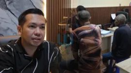 Kanit Resmob Polresta Gowa, Ipda Andi Muhammad Alfian mengungkap kasus pencurian handphone yang terjadi di Kabupaten Gowa dengan menangkap dua orang sekaligus, yakni pelaku pencurian dan penadah barang hasil kejahatan.