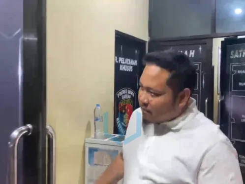 Ketua Kadin Gowa, Ardiansyah Arsyad, diperiksa penyidik Tipikor sekitar pukul 17:00 wita, dan keluar dari ruangan penyidik sekitar pukul 21:00 wita, kamis (30/07/2026).