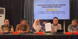 Zaky Ramadhan, yang mengaku menerima kuasa resmi dari saudara-saudara kandung Husniah Talenrang, termasuk Komjen Pol. Mohammad Fadil Imran, Mohammad Firdaus Daeng Manye, Siti Hafsah, Muhammad Faisal Irfan, Muhammad Ilham, Siti Haerani, dan Muhammad Yanuar Iswandi, menegaskan Jabatan Bupati Gowa Tanggung Jawab Personal, Keluarga Tolak Nama Keluarga Dijadikan Tameng.
