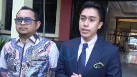 Khairul Aco didampingi kuasa hukumnya, Sangun Ragahdo Yosodiningrat sambangi mapolda Sul-sel dalam memberikan keterangan dugaan tindak pidana memberikan keterangan palsu di atas sumpah dan dugaan tindak pidana penggelapan, yang dilakukan Bupati Gowa. Rabu (30/7/2026).