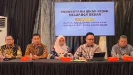 Dalam pernyataan tersebut, keluarga menyebut hasil validasi internal mereka membuat keluarga meyakini adanya dugaan penyimpangan etika, moral, dan norma yang dilakukan oleh Husniah Talenrang bersama Muhammad Basri atau yang dikenal dengan inisial BK.