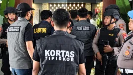 Dokumentasi Kortastipidkor Mabes Polri Saat Geledah Kantor Bupati Gowa Dalam Perkara Tindakan Pidana Korupsi dalam proses perizinan PBG dan Perizinan lainnya di lingkup Pemda Gowa.