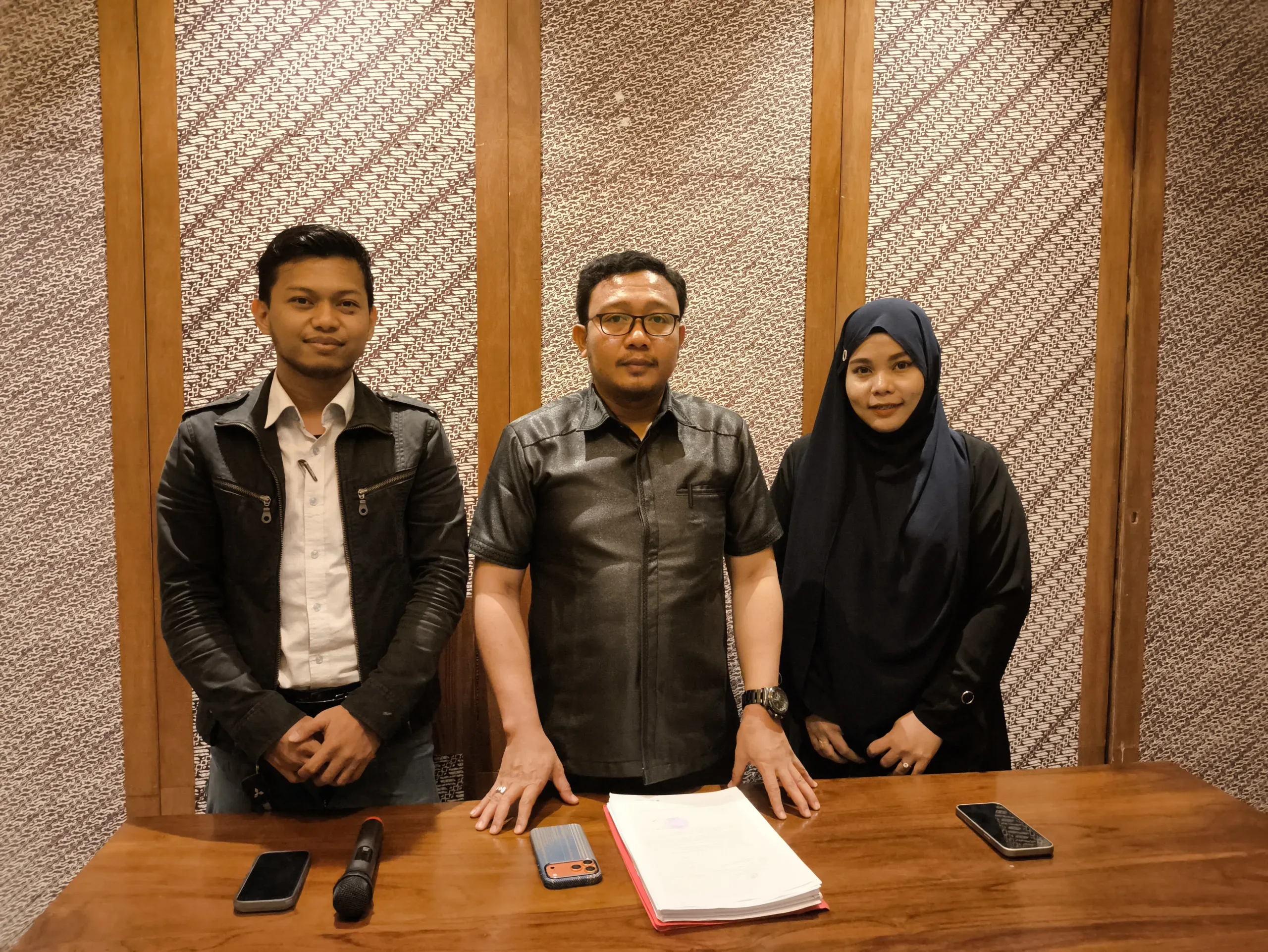 Rizki Amaliyah, salah seorang warga di Kabupaten Gowa, mengaku mengalami kerugian hingga sekitar Rp400 juta dalam bisnis skincare dan investasi yang ditawarkan oleh seseorang wanita berinisial AHA yang juga owner skincare.