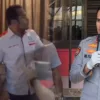 Polisi akhirnya menangkap terduga pelaku penggelapan mobil bernama Ayu Azizah alias Hajjah Alfiani di sebuah hotel di Jalan Monumen Emmy Saelan, Kota Makassar.