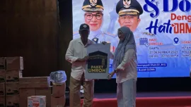 Bupati Gowa, Sitti Husniah Talenrang menyerahkan Hadiah Umroh kepada Andi Amal Dini, yang dikenal dengan sapaan Petta Nyonri, namun pengakuan mengejutkan hingga Oktober 2026 Petta Nyonri belum juga diberangkatkan ke Tanah Suci, meski namanya disebut telah didaftarkan melalui biro perjalanan umrah Arrafsyah.