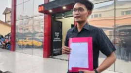 Kuasa hukum Darmawangsa Muin, Muhammad Bakri, SH, laporkan 3 pemilik akun media sosial ke Polresta Gowo yang diduga cemarkan nama baik Plt Bupati Gowa di media sosial.