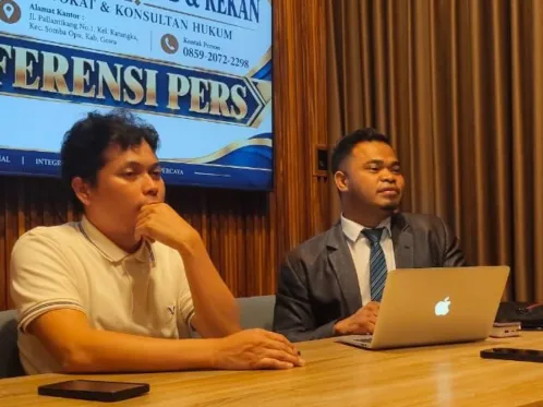 Kuasa hukum korban, Machfud Mahbub dan Syaban Sartono: Pasangan Suami Istri yang di dampinginya diduga menjadi korban sindikat penipuan investasi online yang menggunakan modus website phishing hingga merugikan kliennya Ratusan Juta Rupiah.