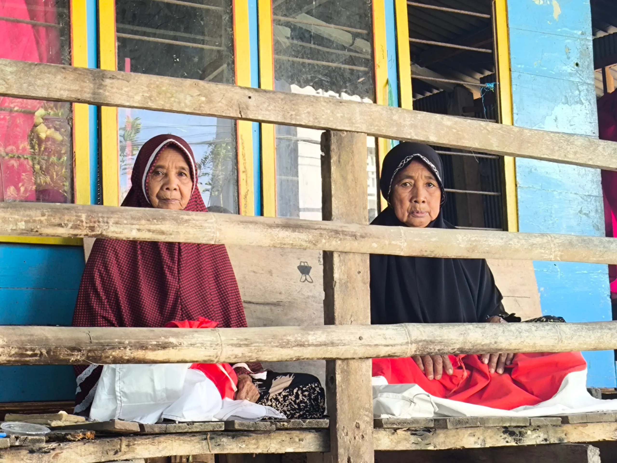 Aminah Dg Senga selaku Tergugat I dan Dg Ngintang selaku Tergugat II, keduanya menanti Putusan sidang atas gugatan Mayjen TNI (Purn) H. Andi Muhammad bin Bau Sawa Mapanyukki, terhadap tanah warisan orang tuanya bernama Latang.